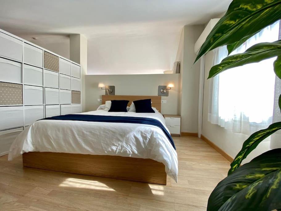 Exclusive Beachfront Penthouse Almayate Alto Exteriör bild